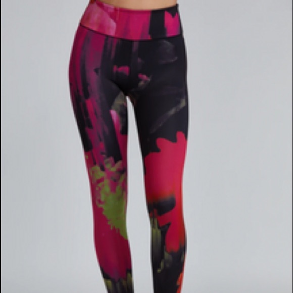 Noli yoga blossom leggings / yoga pants Fuchsia and black - Picture 1 of 3